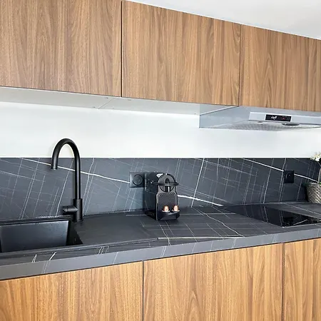 Stylish Duplex In Front Of Buttes-chaumont Paris