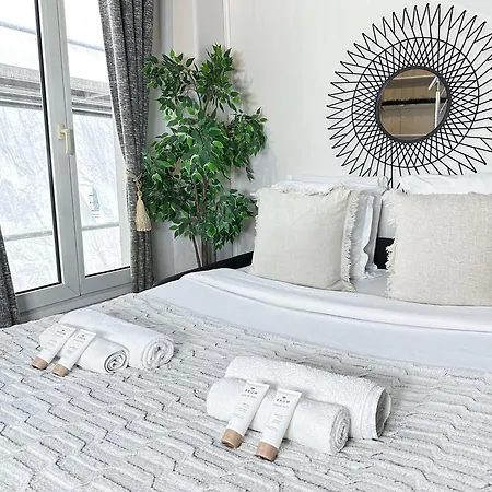 דירה Stylish Duplex In Front Of Buttes-chaumont